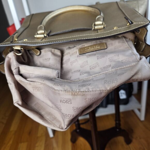 Michael Kors Dillon Large Satchel Champagne Gold Saffiano Leather - Picture 5 of 9